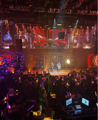 周浦花海夜间灯光节自驾露营会所，浦东周末赏花深夜露营情感疗愈亲子游玩攻略